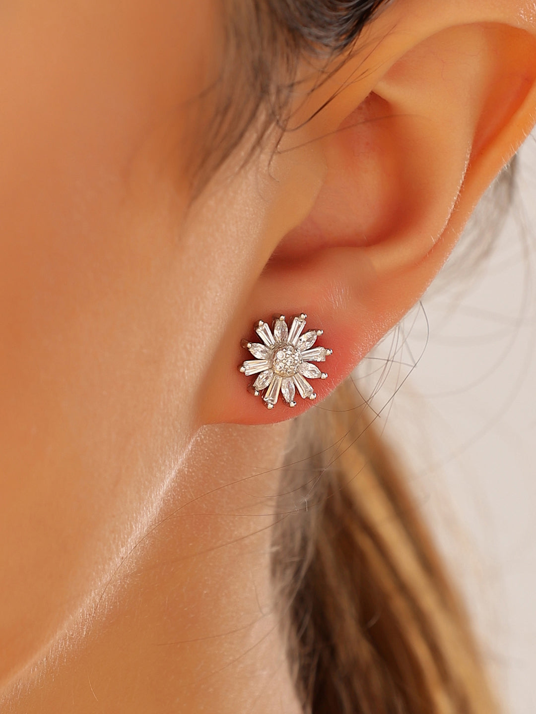 Silevr Dazzling Floral 925 Sterling Silver Necklace and Earring Set