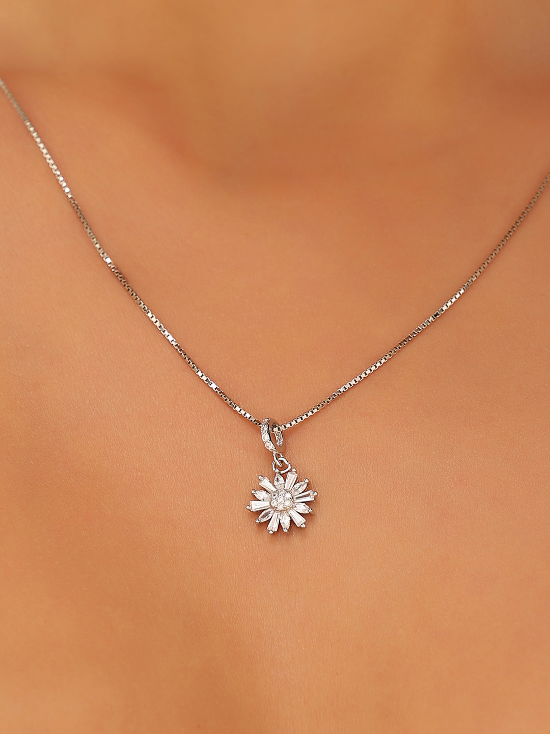 Silevr Dazzling Floral 925 Sterling Silver Necklace and Earring Set